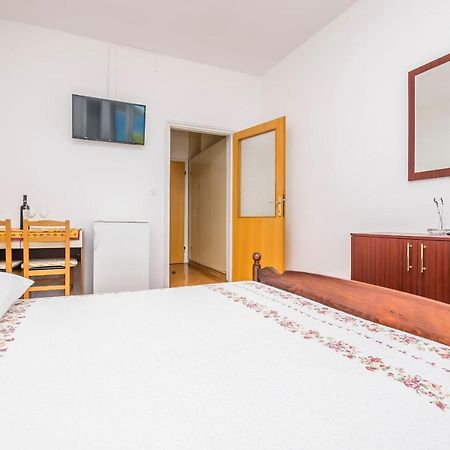 Apartment And Rooms Franka Zaboric Luaran gambar