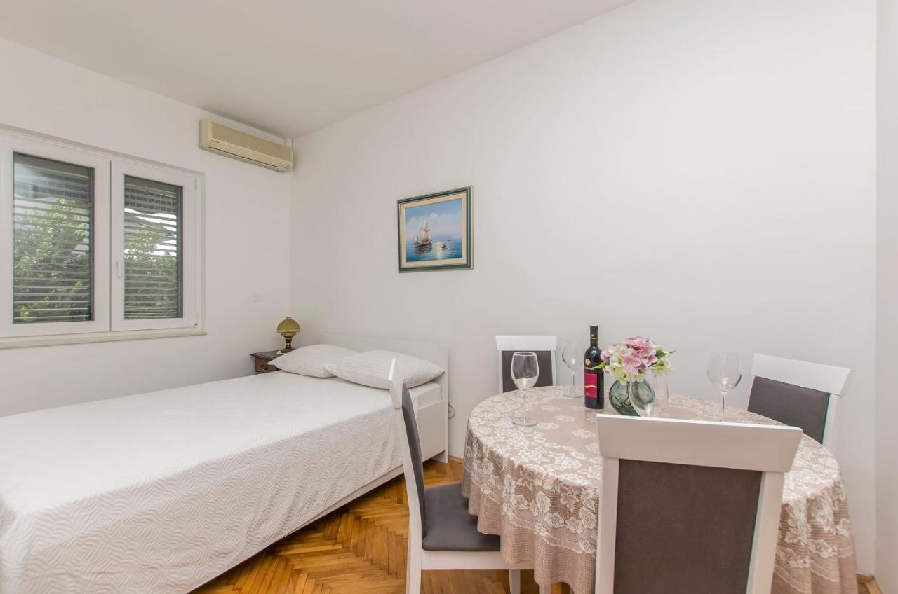 Apartment And Rooms Franka Zaboric Luaran gambar
