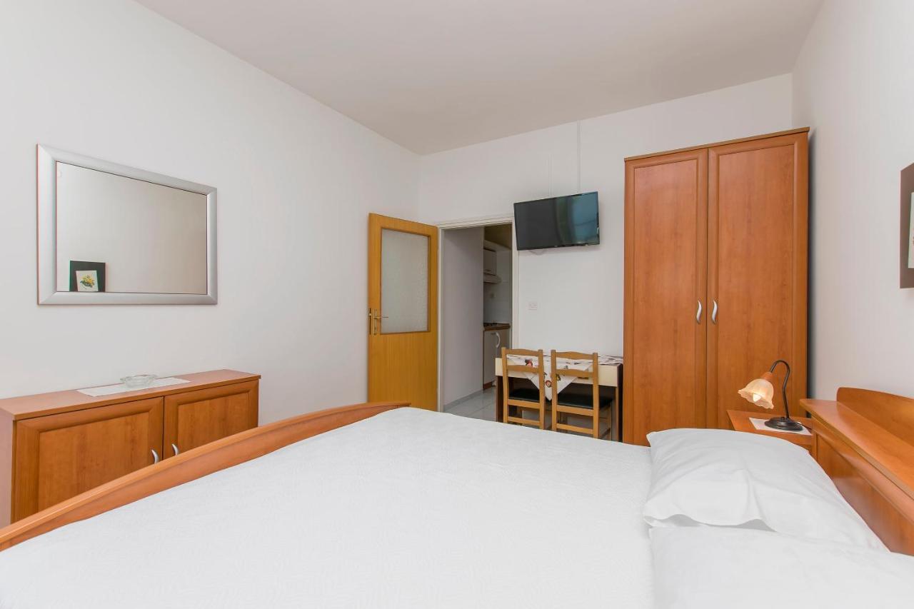 Apartment And Rooms Franka Zaboric Luaran gambar