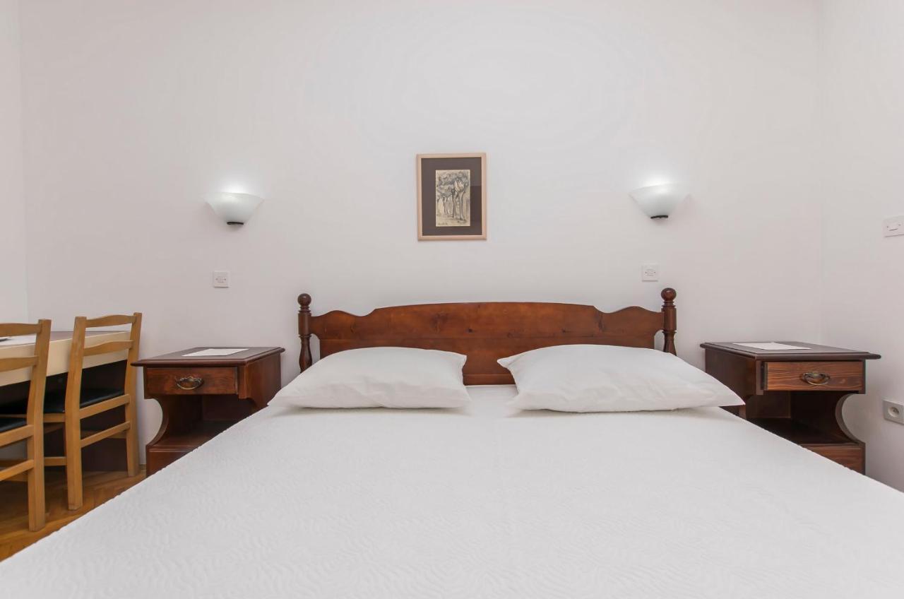 Apartment And Rooms Franka Zaboric Luaran gambar