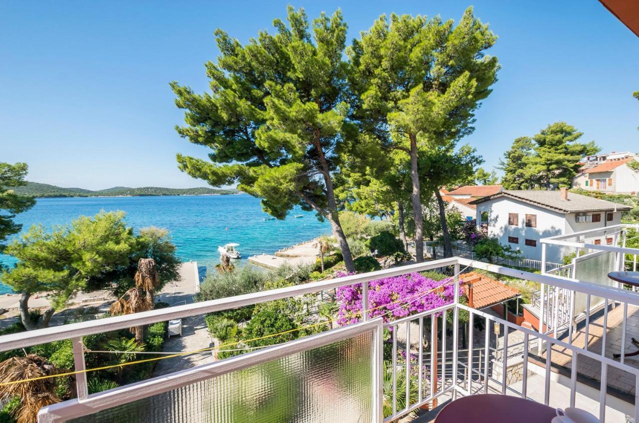 Apartment And Rooms Franka Zaboric Luaran gambar