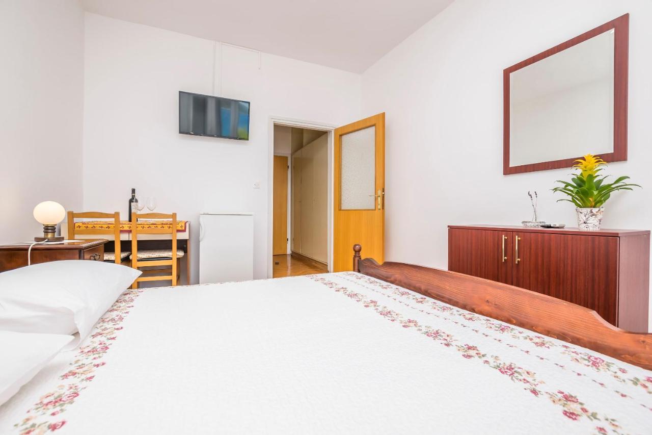 Apartment And Rooms Franka Zaboric Luaran gambar