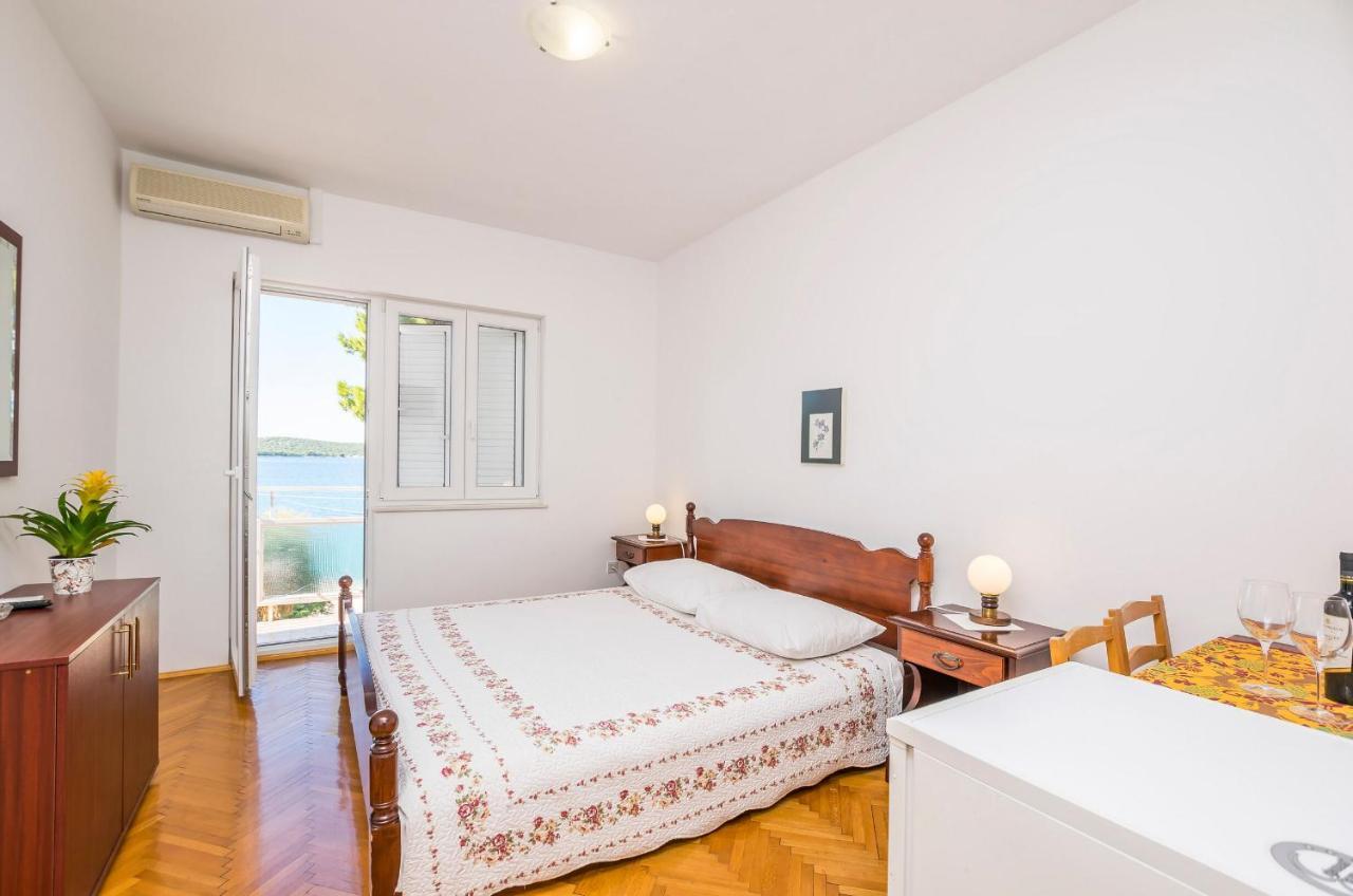 Apartment And Rooms Franka Zaboric Luaran gambar