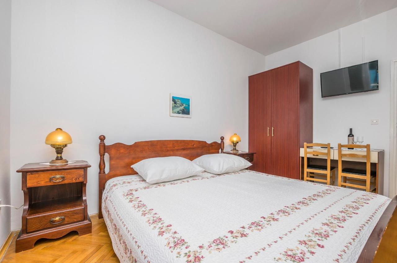 Apartment And Rooms Franka Zaboric Luaran gambar